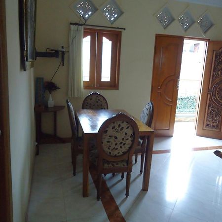 The Reinhold Guesthouse Bali Kerobokan Exterior foto