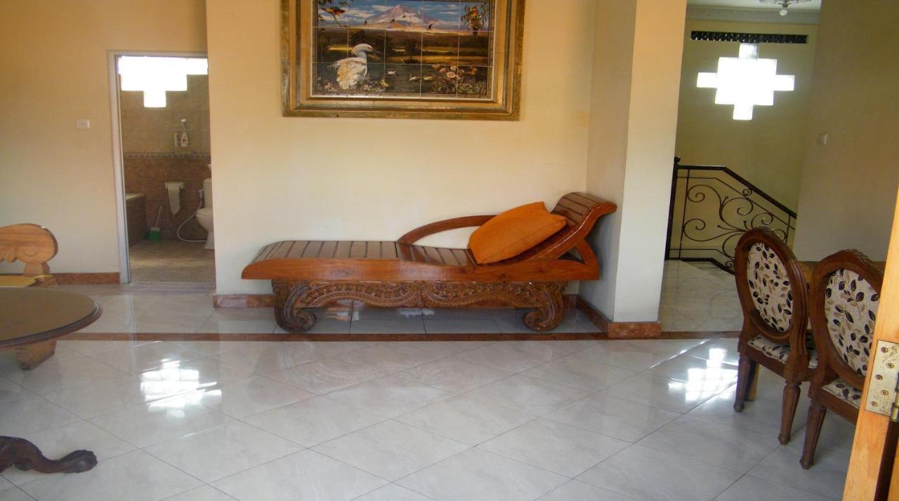 The Reinhold Guesthouse Bali Kerobokan Exterior foto