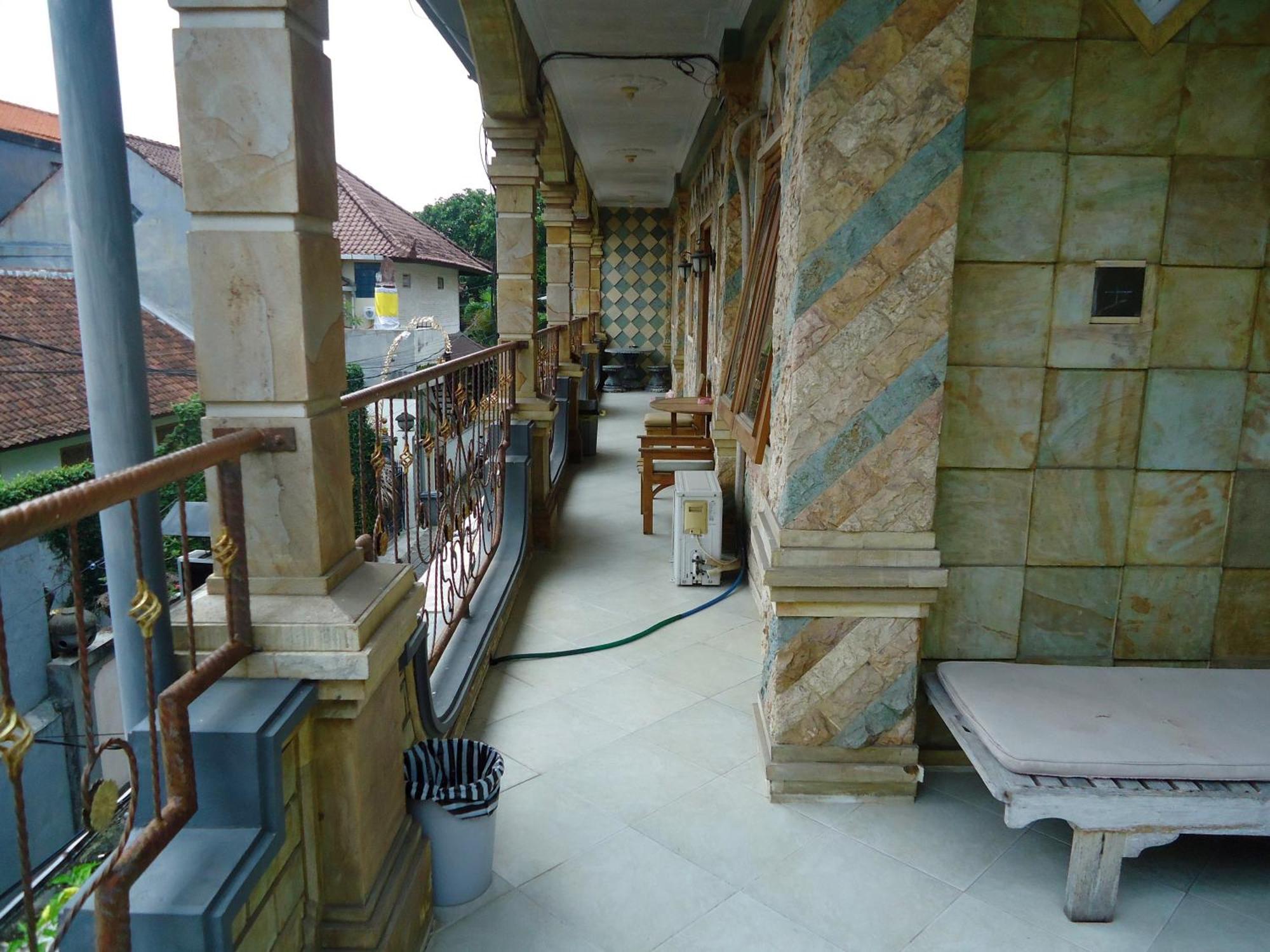 The Reinhold Guesthouse Bali Kerobokan Exterior foto