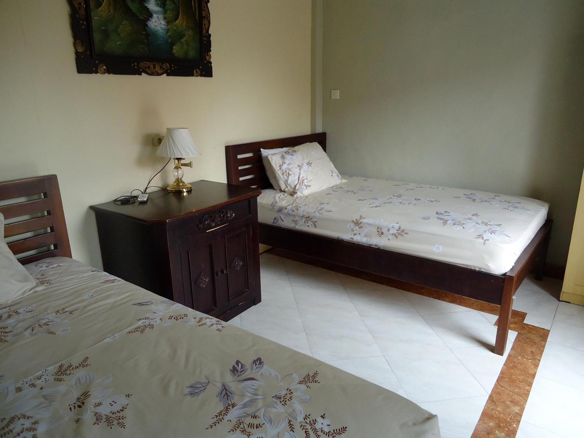 The Reinhold Guesthouse Bali Kerobokan Exterior foto