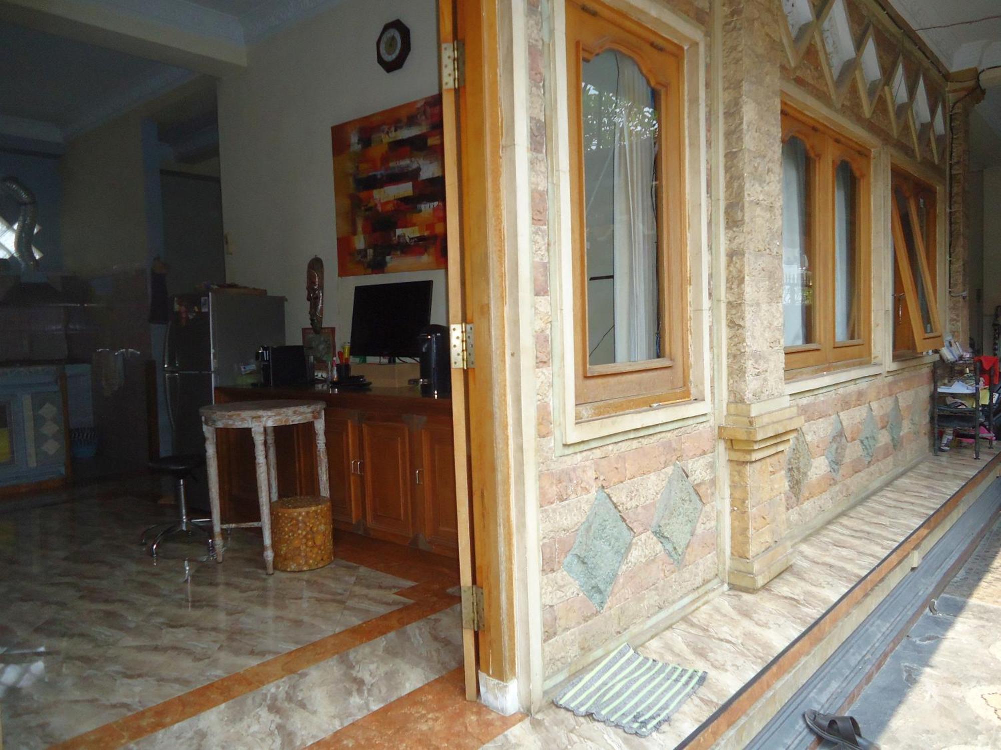 The Reinhold Guesthouse Bali Kerobokan Exterior foto
